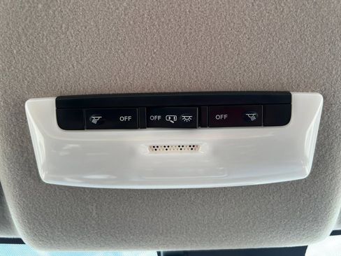 Certified 2025 Nissan Versa SV w/ Trunk Package image 7