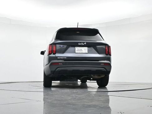 Used 2023 Kia Sorento LX image 39