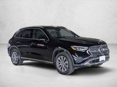 Certified 2026 Mercedes-Benz GLC 300 image 3
