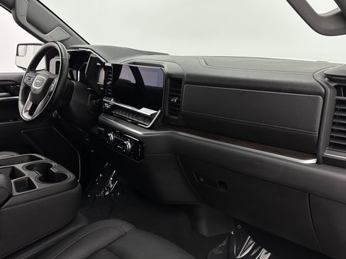 Used 2025 GMC Sierra 1500 SLT RWD image 36