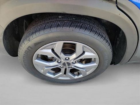 Used 2024 Kia Seltos S FWD image 11