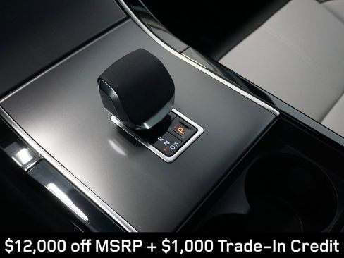 New 2025 Land Rover Range Rover Velar Dynamic SE image 14