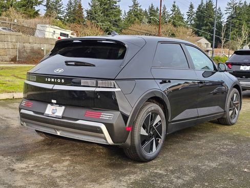 New 2026 Hyundai Ioniq 5 SE image 8