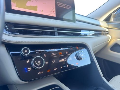 Used 2022 INFINITI QX60 Luxe w/ Cargo Package image 16