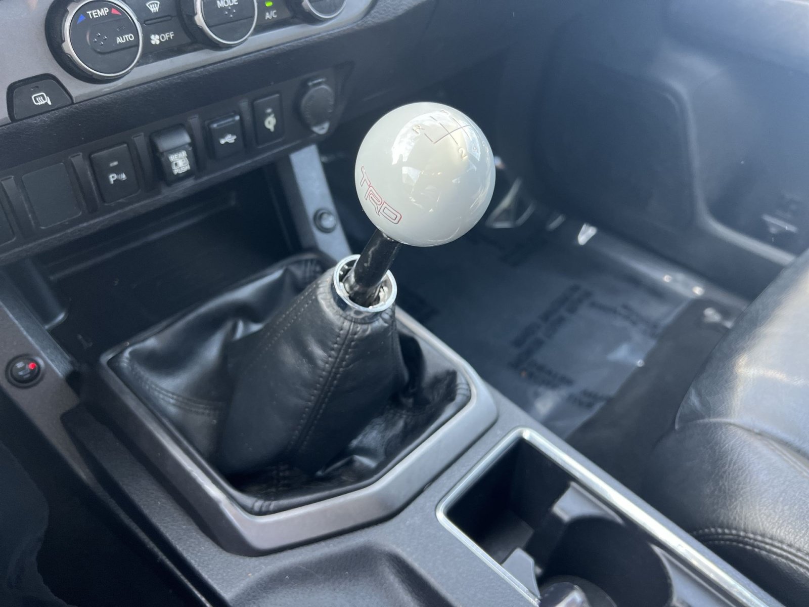 Used 2022 Toyota Tacoma TRD Off-Road w/ Technology Package AWD/4WD image 21