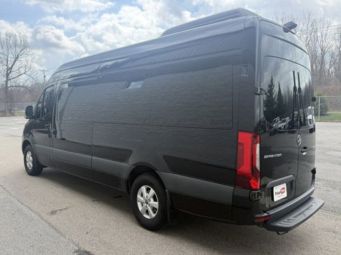 Used 2023 Mercedes-Benz Sprinter 2500 image 5