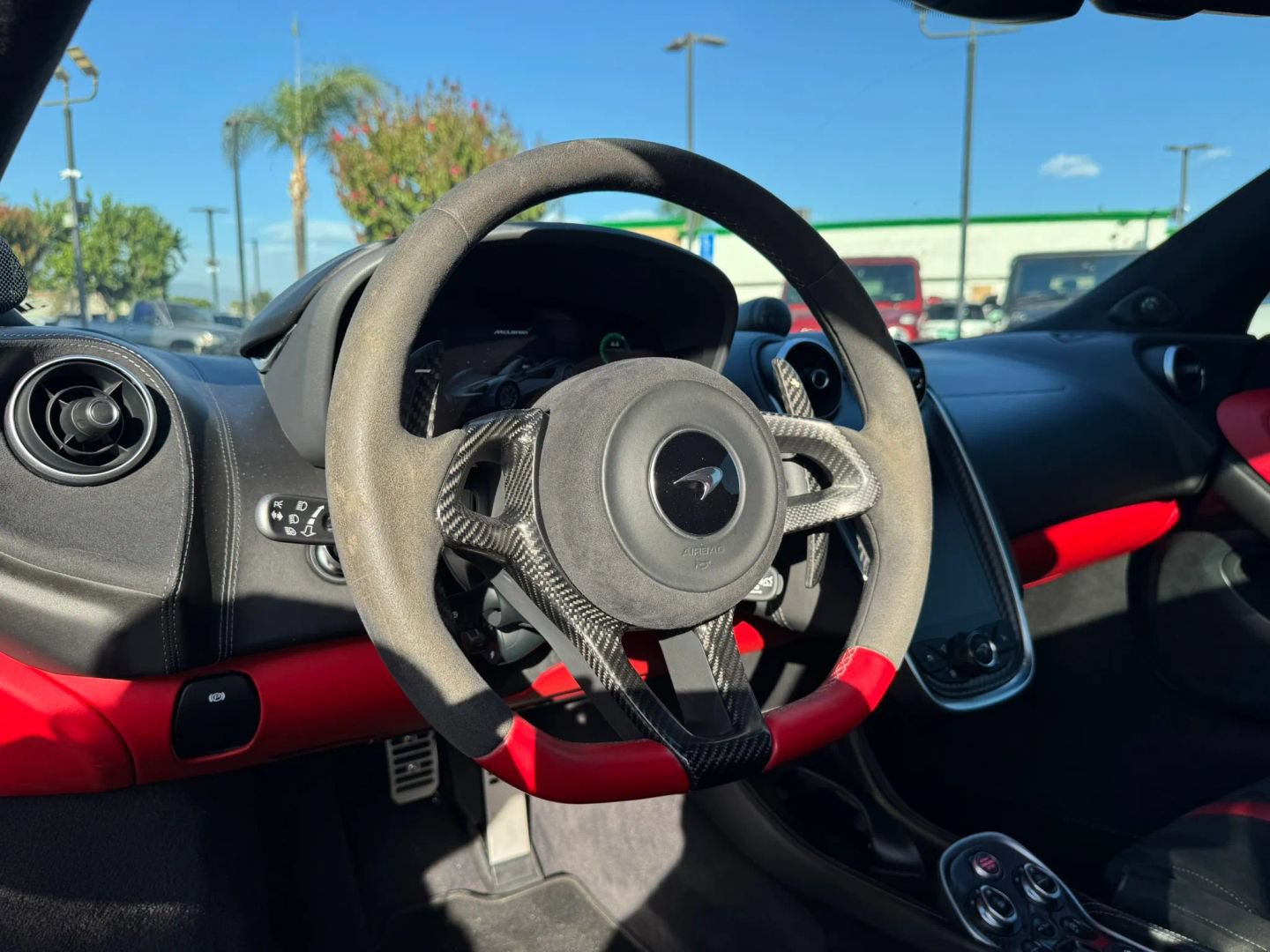 Used 2019 McLaren 570S Spider RWD image 35