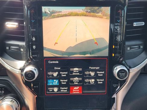 Used 2019 RAM 1500 Laramie AWD/4WD image 15