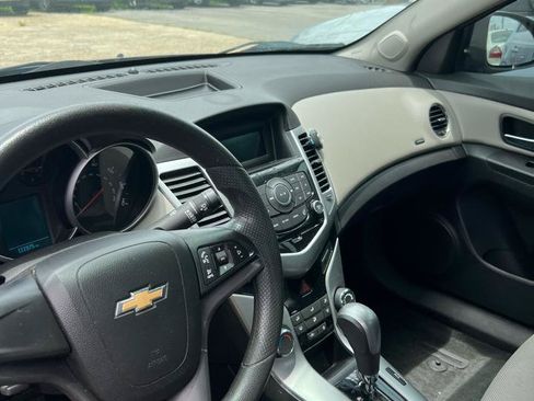 Used 2013 Chevrolet Cruze LS FWD image 7