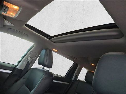 Used 2016 Toyota Highlander XLE FWD image 16