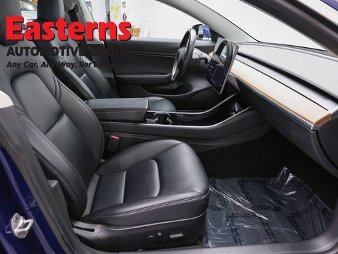 Used 2019 Tesla Model 3 Standard Range RWD image 17