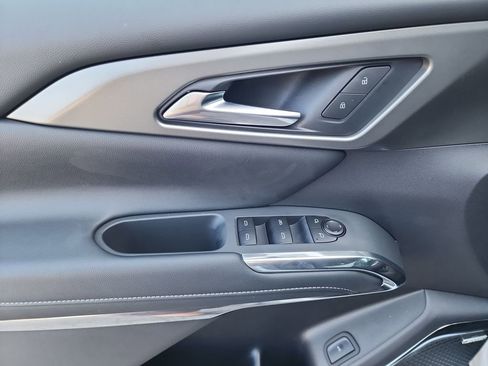 New 2026 Chevrolet Traverse LT image 12