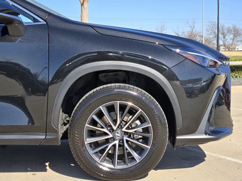 Used 2025 Lexus NX 250 image 7