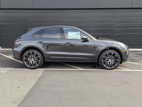 Certified 2026 Porsche Macan AWD/4WD image 8