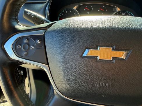 Used 2022 Chevrolet Traverse LT image 18