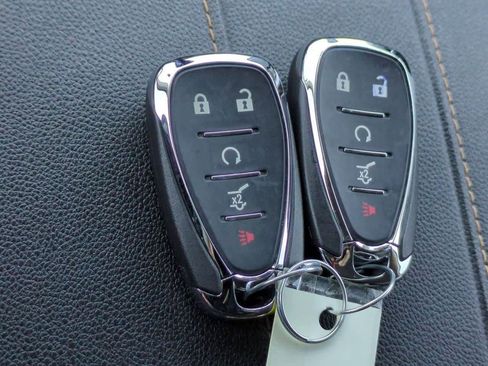 Used 2021 Chevrolet Traverse LT w/ LPO, Floor Liner Package image 34