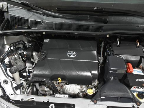 Used 2012 Toyota Sienna XLE FWD image 8