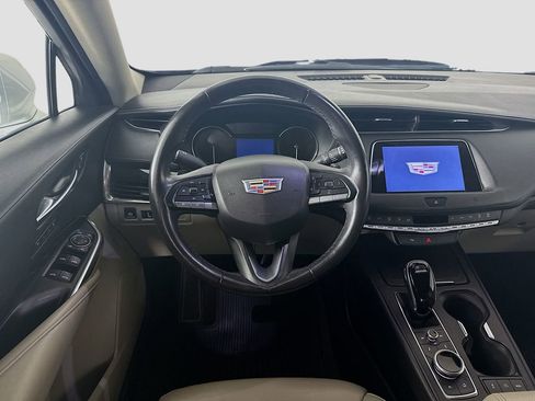 Used 2020 Cadillac XT4 Premium Luxury image 15