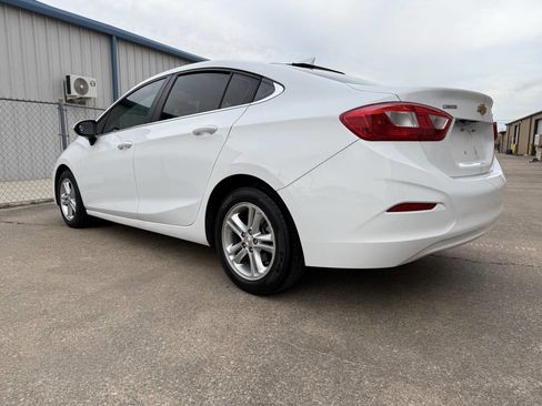 Used 2017 Chevrolet Cruze LT image 13