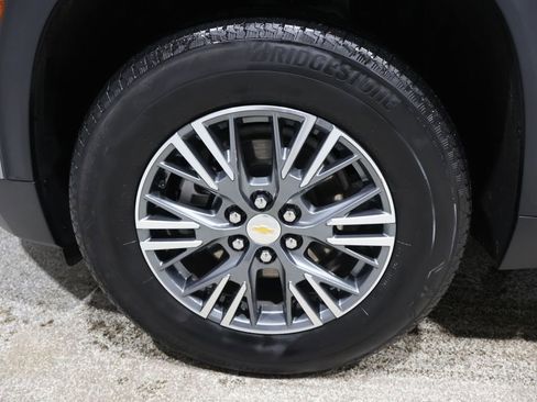 Used 2024 Chevrolet Traverse LT image 8