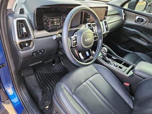 Used 2022 Kia Sorento EX image 16