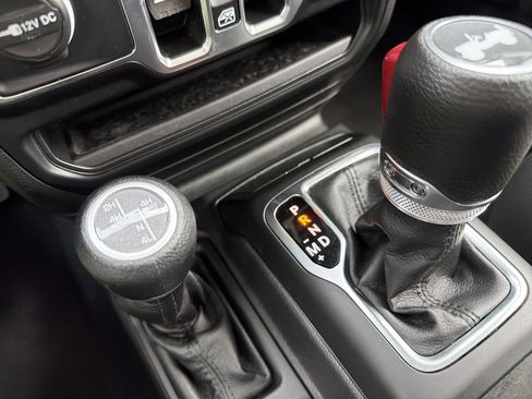 Used 2023 Jeep Wrangler Unlimited w/ Cold Weather Group AWD/4WD image 30