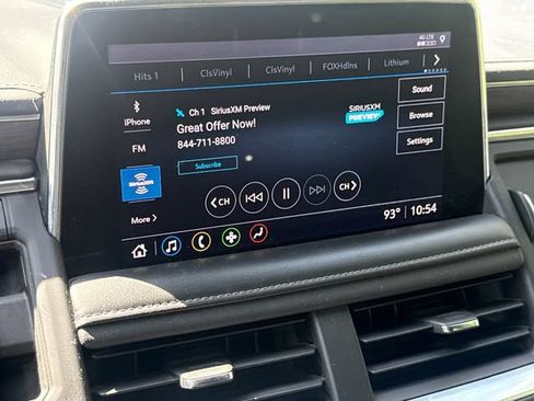 Used 2021 Chevrolet Suburban LT RWD image 20