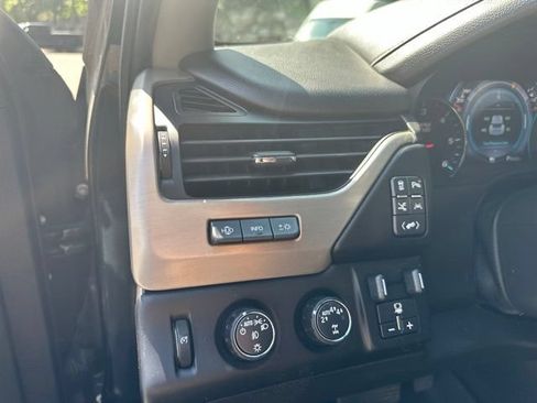 Used 2018 GMC Yukon Denali w/ Denali Ultimate Package AWD/4WD image 16