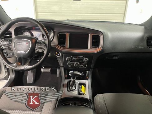 Used 2023 Dodge Charger SXT w/ Blacktop Package image 12