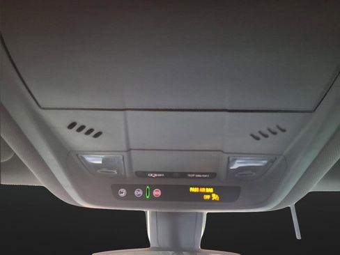 Used 2020 Chevrolet Blazer LT image 29