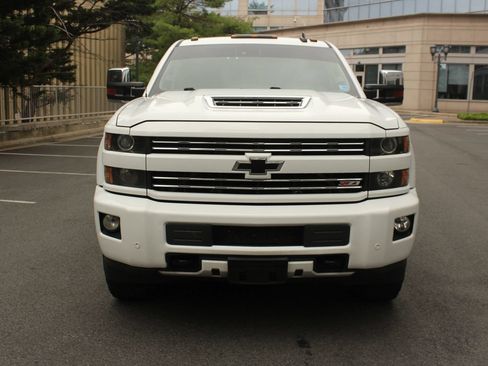 Used 2019 Chevrolet Silverado 2500 LTZ w/ Duramax Plus Package AWD/4WD image 3