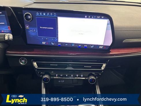 New 2026 Chevrolet Traverse Z71 w/ Driver Confidence Package AWD/4WD image 13