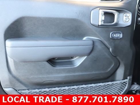 Used 2025 Jeep Gladiator Willys image 9