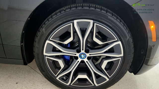 Used 2024 BMW iX xDrive50 w/ Sport Package AWD/4WD image 85