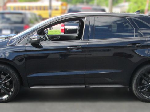 Used 2019 Ford Edge ST w/ Equipment Group 401A AWD/4WD image 4