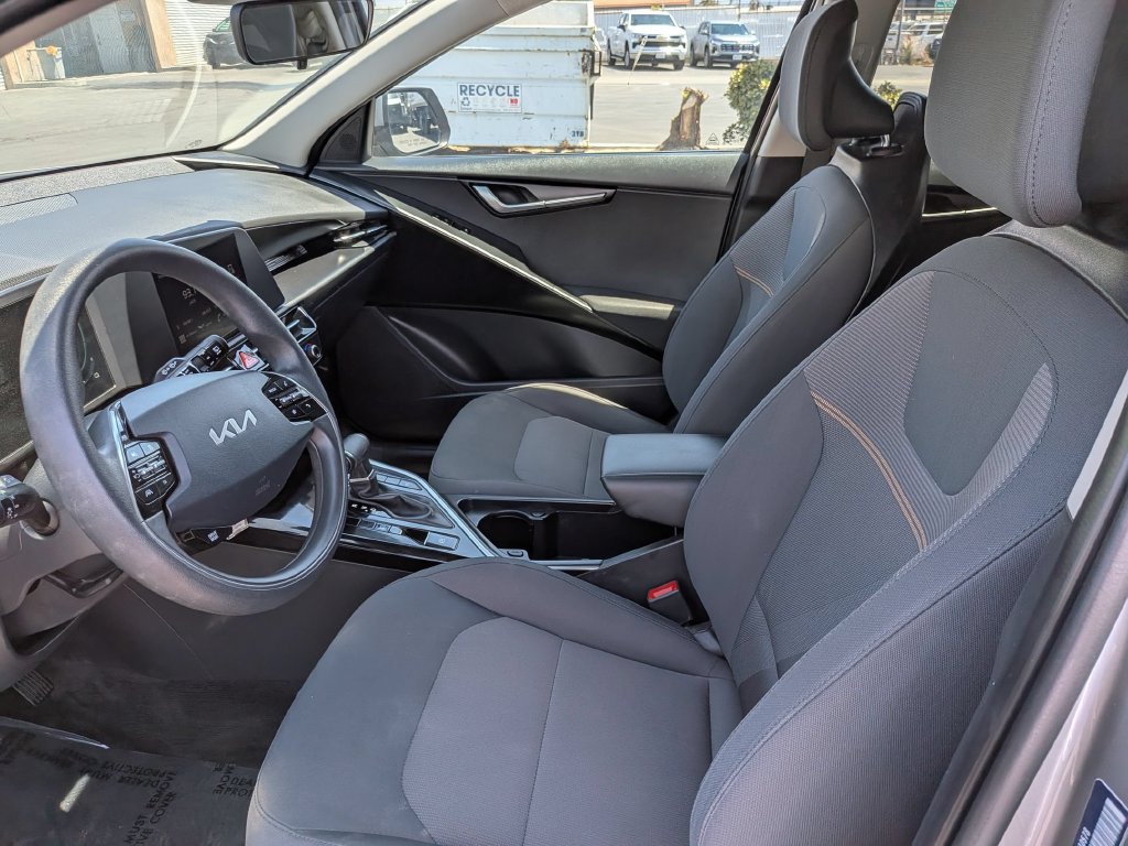 Used 2025 Kia Niro LX FWD image 15