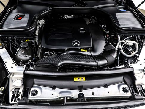 Used 2022 Mercedes-Benz GLC 300 image 12