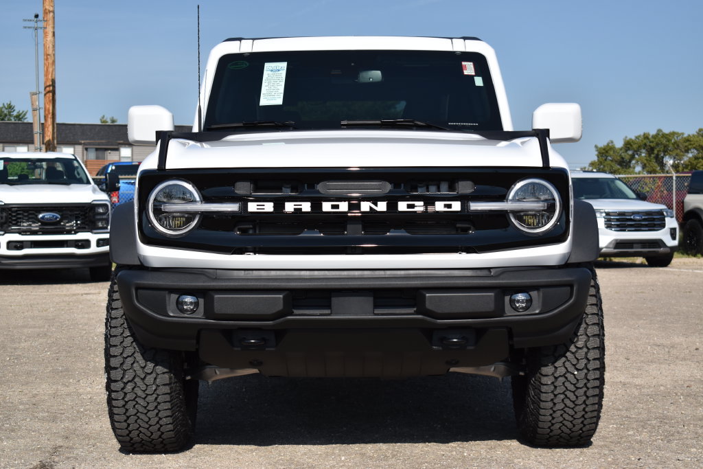 New 2026 Ford Bronco Outer Banks w/ Sasquatch Package AWD/4WD image 2