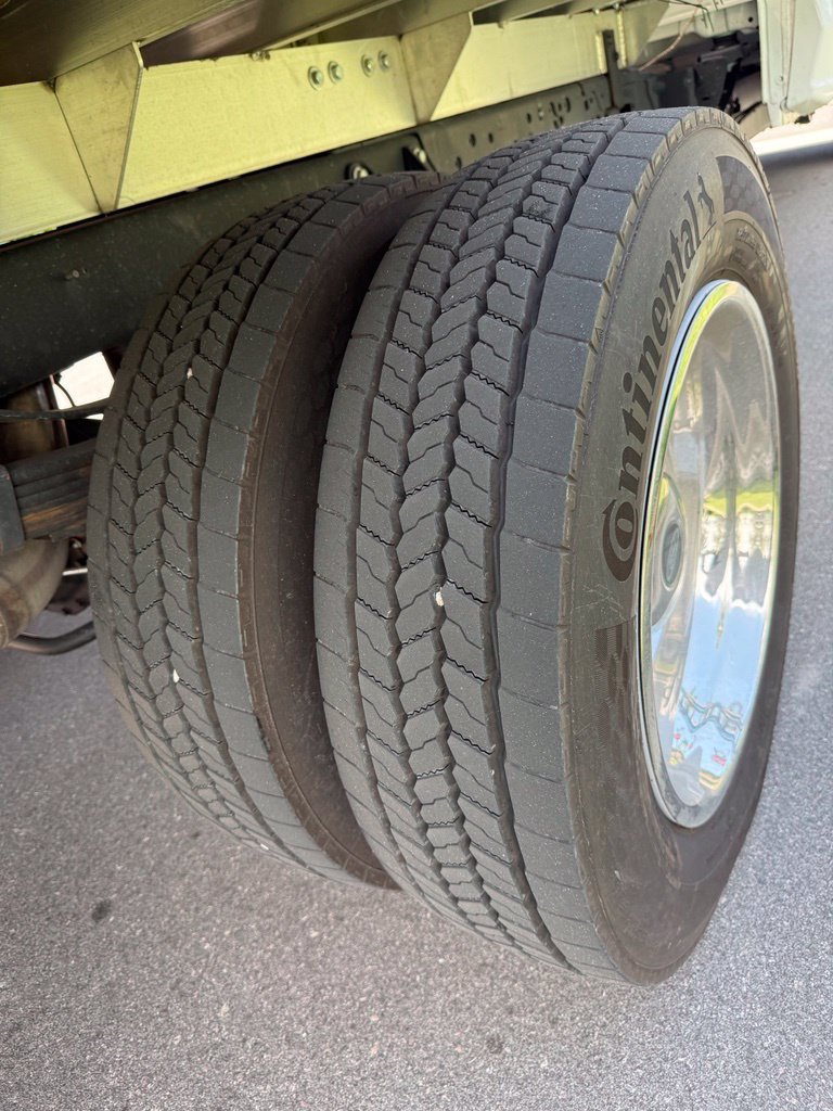 Used 2024 Ford F550 4x4 Crew Cab Super Duty image 3