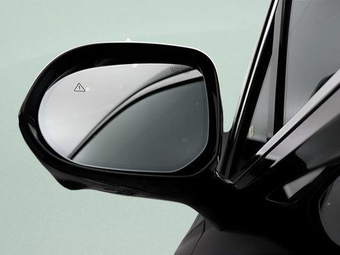 Certified 2025 Genesis GV80 3.5T Prestige AWD/4WD image 4