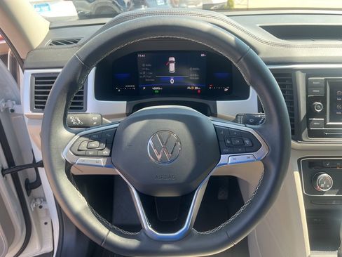 Used 2023 Volkswagen Atlas SE image 13