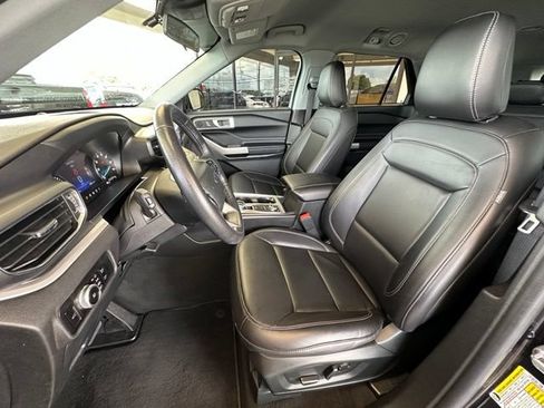Used 2023 Ford Explorer XLT w/ Equipment Group 202A AWD/4WD image 17