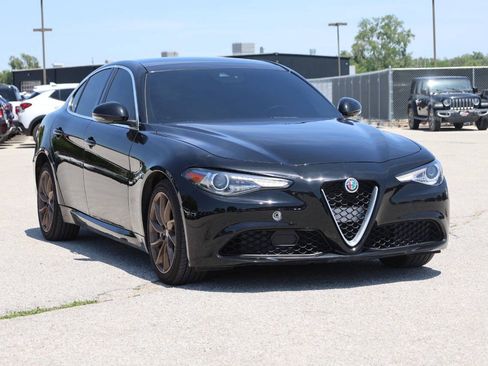 Used 2020 Alfa Romeo Giulia AWD w/ Cold Weather Package image 4