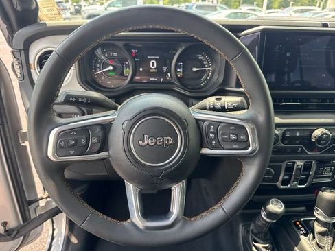 Used 2024 Jeep Wrangler Unlimited Sahara AWD/4WD image 21