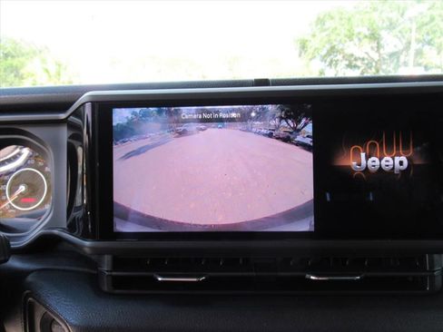 Used 2025 Jeep Wrangler Sport S image 22