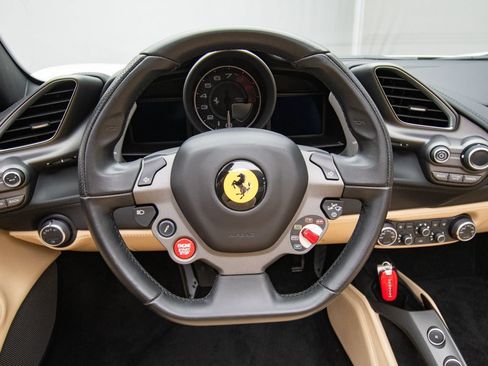 Used 2018 Ferrari 488 Spider RWD image 18