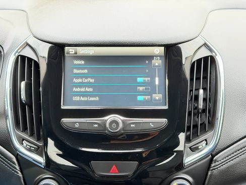 Used 2017 Chevrolet Cruze Premier image 57