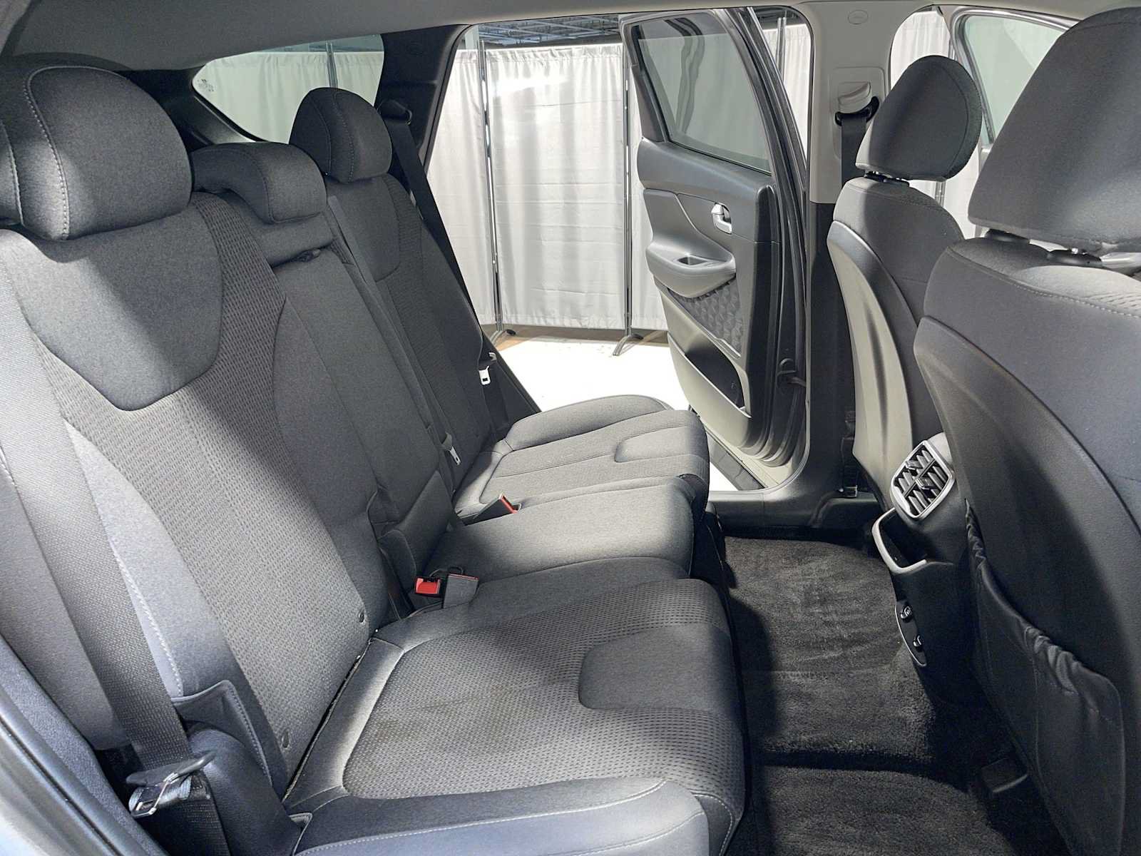 Used 2019 Hyundai Santa Fe SE AWD/4WD image 12