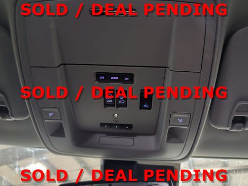 Used 2019 GMC Sierra 2500 Denali w/ Duramax Plus Package AWD/4WD image 10