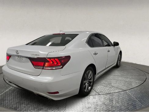 Used 2016 Lexus LS 460 image 2